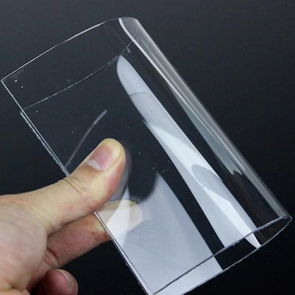 Strong impact-resistant polycarbonate sheet compared to glass for safety barriers