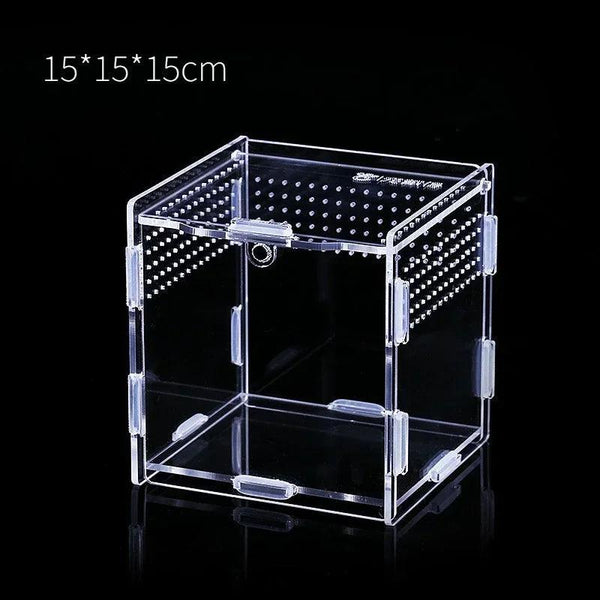 Secure magnetic top lid on acrylic terrarium for reptiles