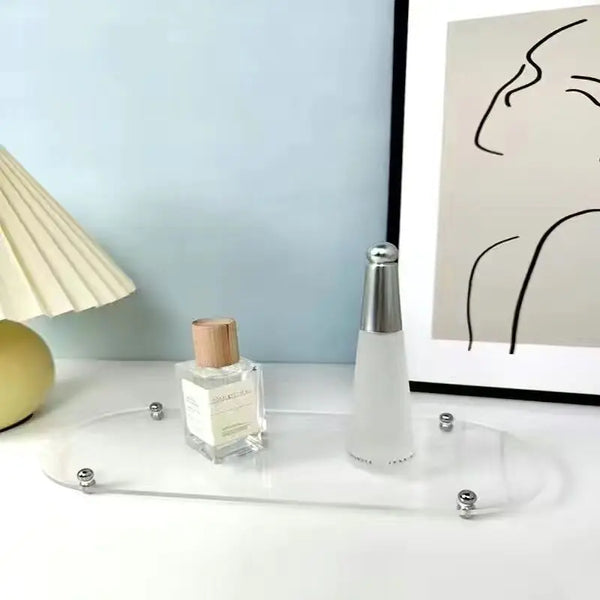 Durable PMMA organizer demonstrating strong weight capacity with multiple items stored